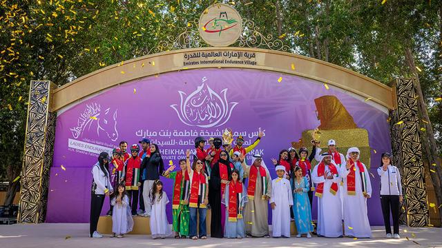 الفارسة مريم كريم تفوز بلقب كأس فاطمة بنت مبارك للقدرة